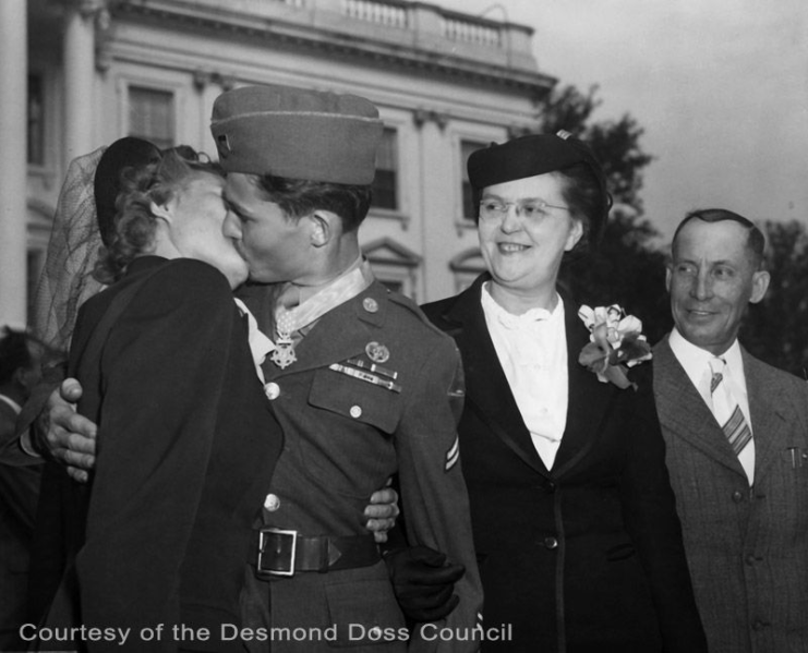 Doss married Dorothy Pauline Schutte on August 17, 1942,