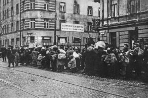 Jews arriving at the Warsaw Ghetto.