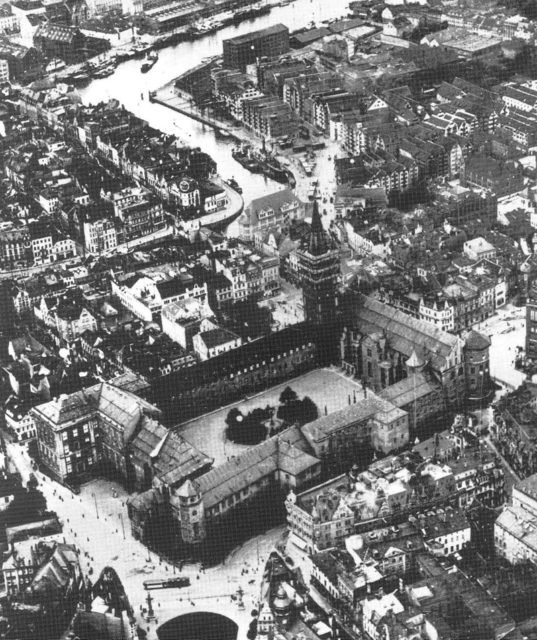 Königsberg Castle, the last known location of the Amber Room, as seen in 1925.