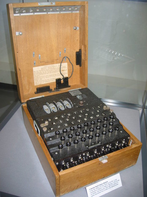 An Enigma machine. Image by Magnus Manske CC BY-SA 30.