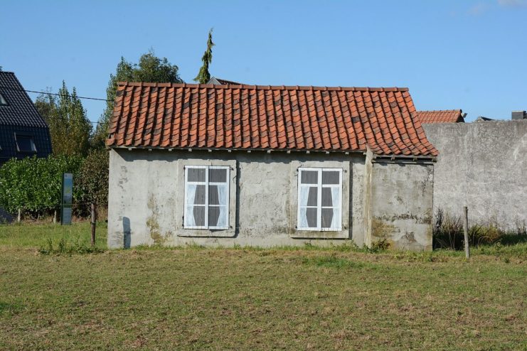 A bunker disguised as a civilian building. Image credit – Funkyxian CC BY-SA 4.0