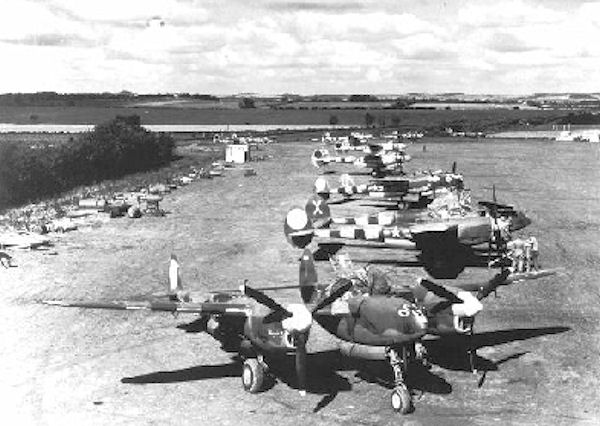 P-38s of the 370th Fighter Group at RAF Andover.