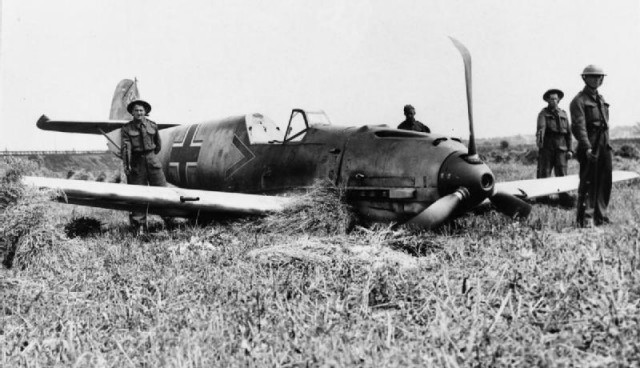 Messerschmitt Bf 109E-1 of Oberleutnant Paul Temme, Gruppe Adjutant of I/ JG 2 ‘Richtofen’, which crashed near Shoreham aerodrome in Sussex on 13 August 1940.