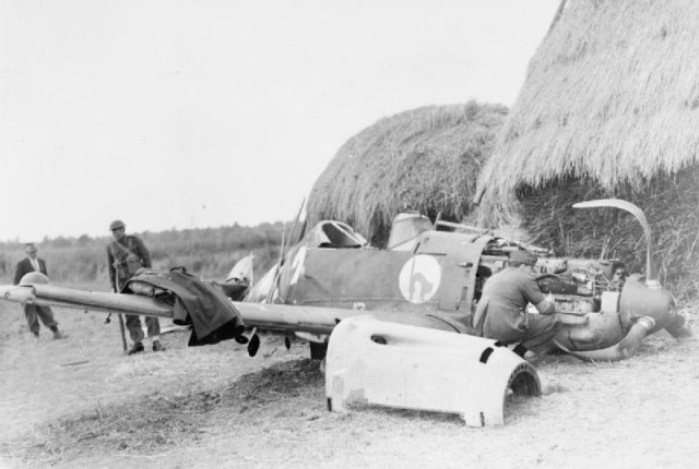 Messerschmitt Bf 109E-1 (W.Nr. 3465) ‘White 2’ of 4./JG 52, flown by Feldwebel Paul Bosche, which force-landed on Little Grange Farm, Woodham Mortimer, Essex on 8 October 1940.