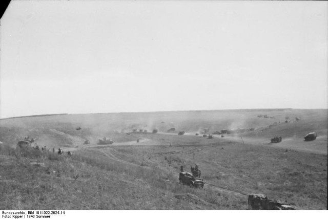 Vehicles advancing during operation Citadel – By Bundesarchiv – CC BY-SA 3.0