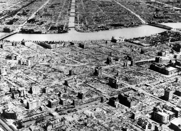 Aerial view of Tokyo after the American bombings in 1944