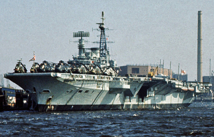 HMS Hermes 1974 in Hamburg