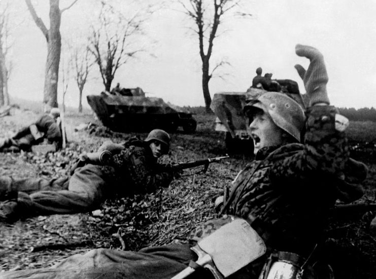 Waffen-SS soldiers battling in Pomerania