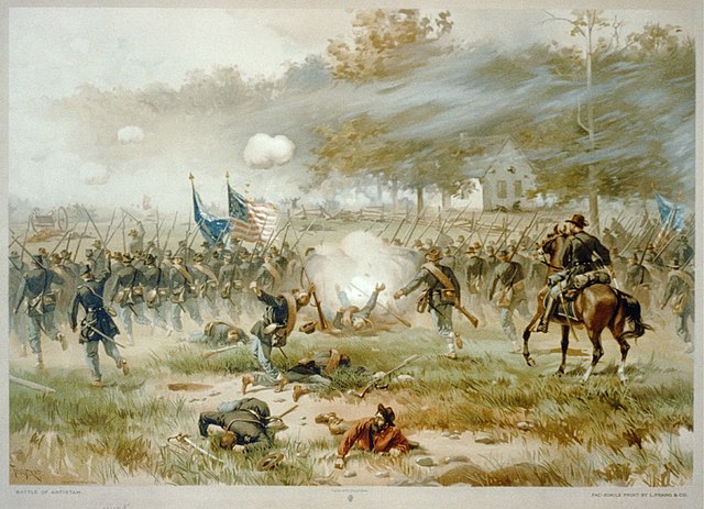 Union and Confederate forces fighting at the Battle of Antietam