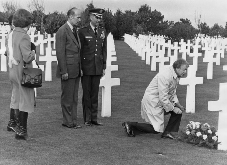 President Jimmy Carter visits Ted Jrs. grave 