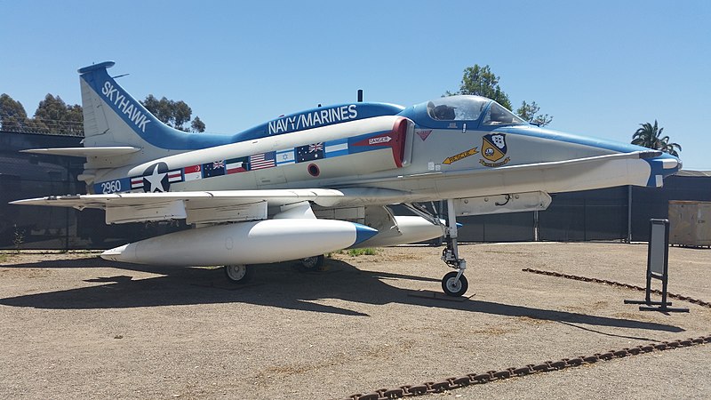 A McDonnell Douglas A-4M Skyhawk II displayed at Flying Leatherneck Aviation Museum (Photo credit:  RightCowLeftCoast / Wikipedia)