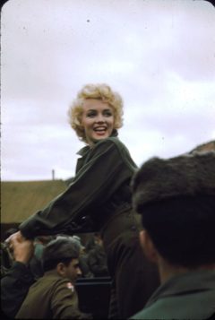 Iconic Photos of Marilyn Monroe Entertaining American Troops in Korea ...