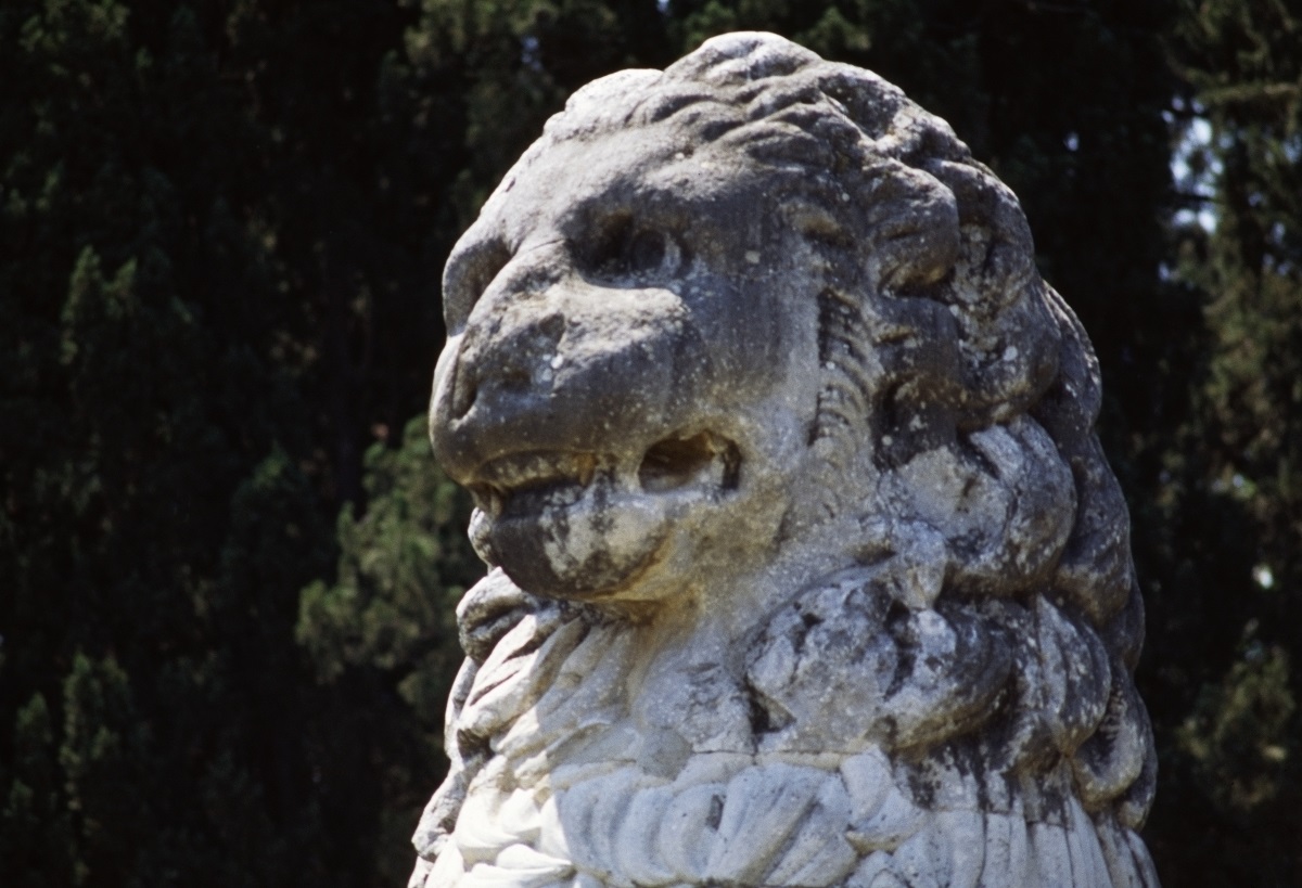 GREECE - AUGUST 29: Lion of Chaeronea, detail of the head, funerary monument erected in honour of the Sacred Band of Thebes which was wiped out by Philip II of Macedon Third battle of Chaeronea (338 BC), Chaeronea, Boeotia, Greece. Greek civilisation, 4th century BC. (Photo by DeAgostini/Getty Images)