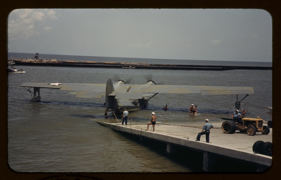 Working with a sea-plane at the Naval Air Base, Corpus Christi, Texas, 1942. (Photo by Howard R. Hollem/Buyenlarge/Getty Images)