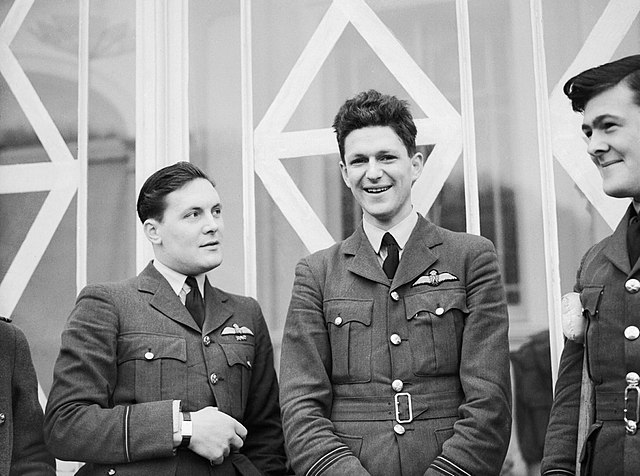 Eric James Brindley Nicolson standing with two other RAF airmen