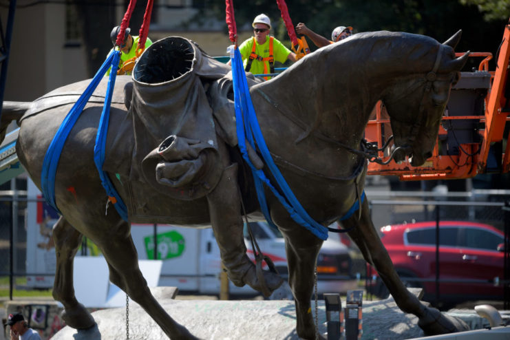 Statue of Robert E. Lee missing the upper half of the Confederate general's body