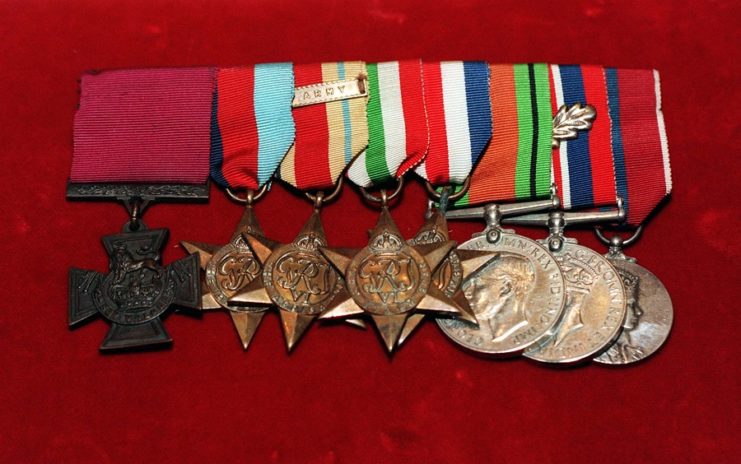 stanley elton hollis medals