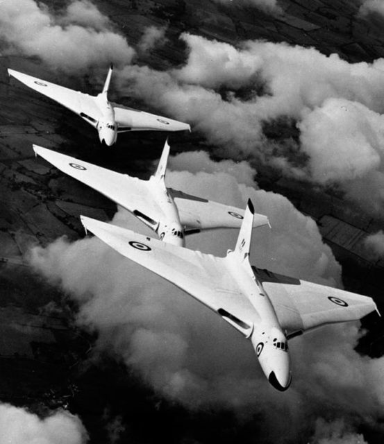 British Avro Vulcans with dark roundels in 1957 {Defense Ministry Wikipedia Public Domain}