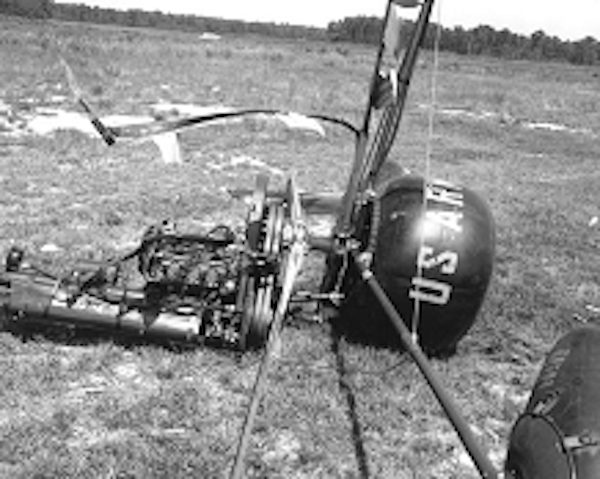 Crashed de Lackner HZ-1 Aerocycle on the ground