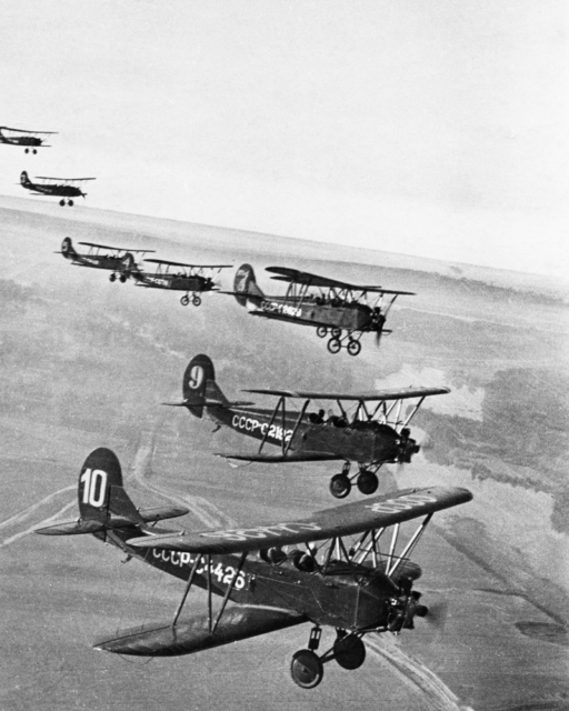 Soviet Po-2 in a row