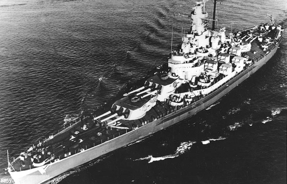 USS Massachusetts (BB-59) at sea