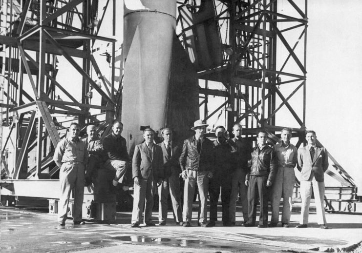 German Scientists oversee a 1946 V2 Flight in Texas