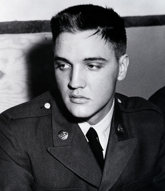 Elvis presley arrives at Fort Hood 