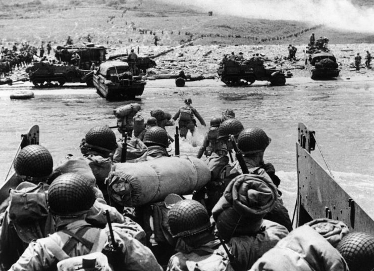 US troops landing on Omaha Beach