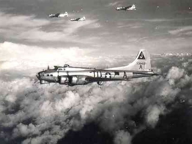 Boeing B-17 Flying Fortress in flight