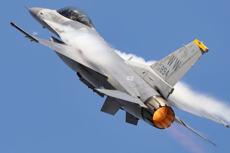 General Dynamics F-16 Fighting Falcon in flight