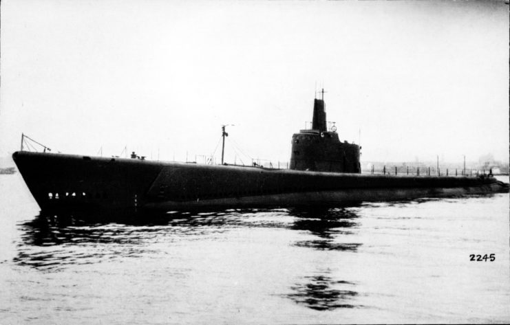 USS Batfish (SS-310) above water