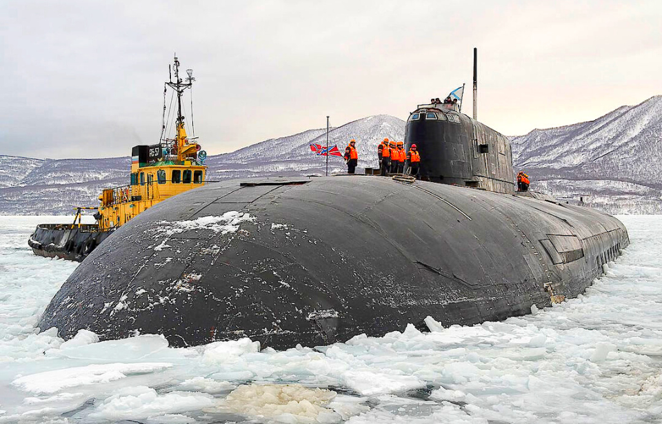 Tomsk (K-150) surrounded by ice