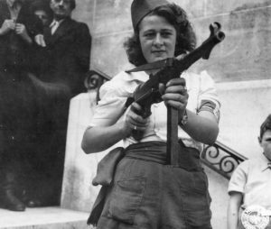 Female French partisan holding an MP 40