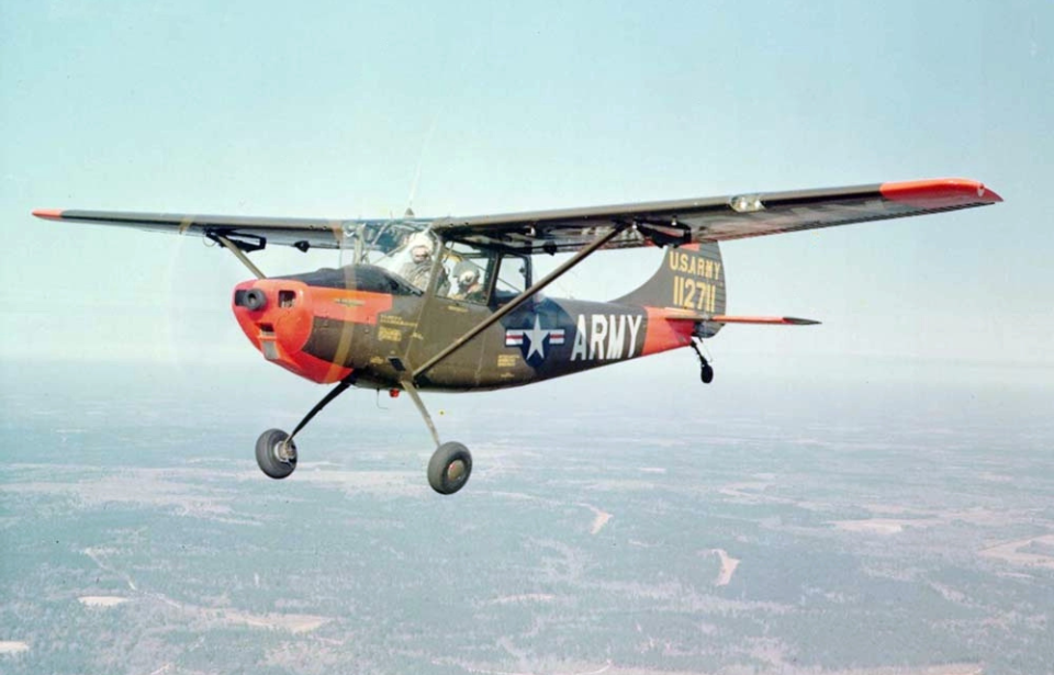 Cessna O-1 Bird Dog in flight