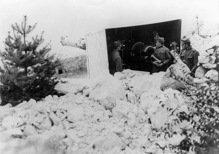 Austro-Hungarian troops manning a large weapon in the snow