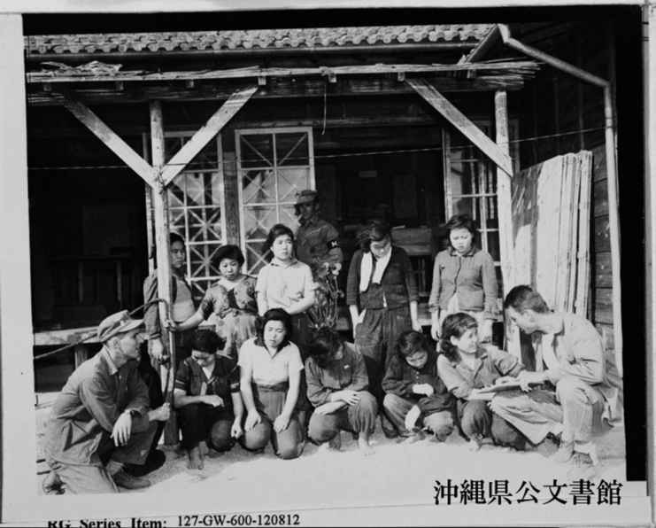 Korean comfort women speaking with US Marines