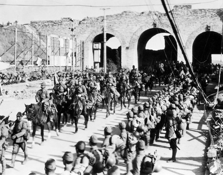 Japanese infantry and cavalrymen marching together