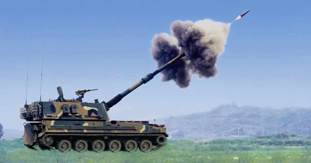 South Korea's K9 Thunder Is a CuttingEdge SelfPropelled Howitzer