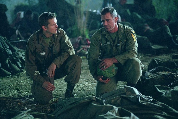 Barry Pepper and Mel Gibson as Joe Galloway and Lt. Col. Hal Moore in 'We Were Soldiers'