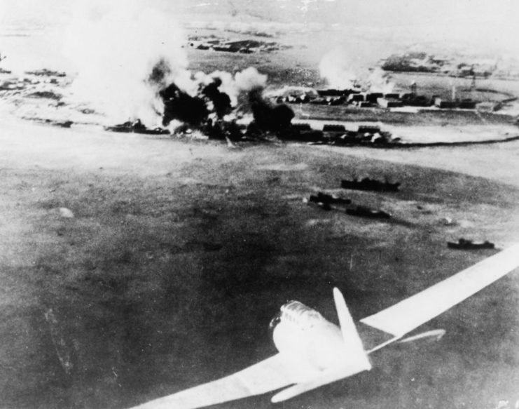 Japanese aircraft flying toward Pearl Harbor