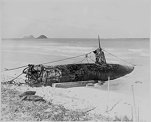 Japanese submarine beached at Bellows Field
