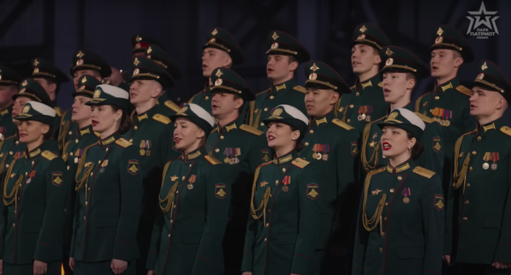 Choir featuring members of the Russian military