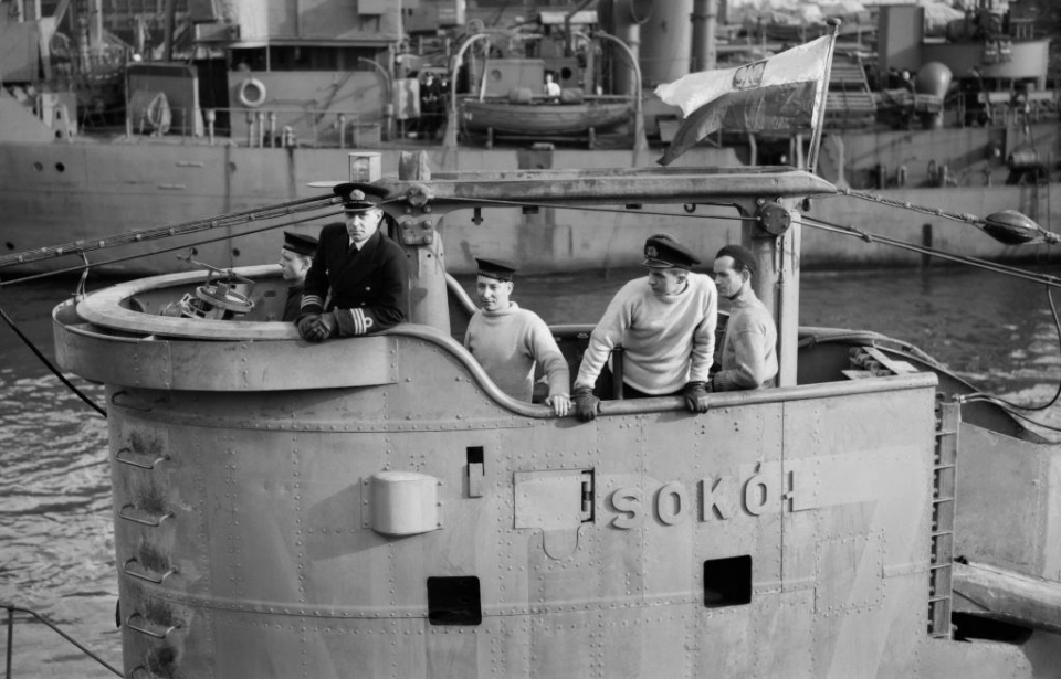 Crew aboard the ORP Sokół