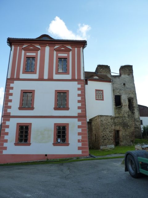 Exterior of Dobrš Castle
