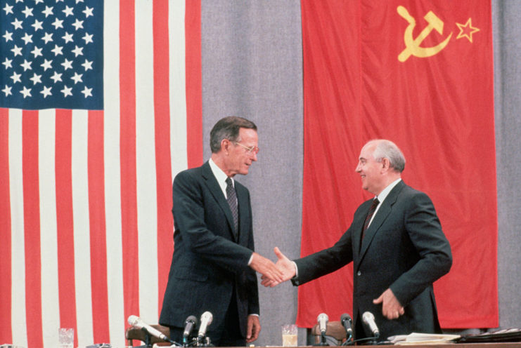 US President George H.W. Bush and Soviet President Mikhail Gorbachev shaking hands