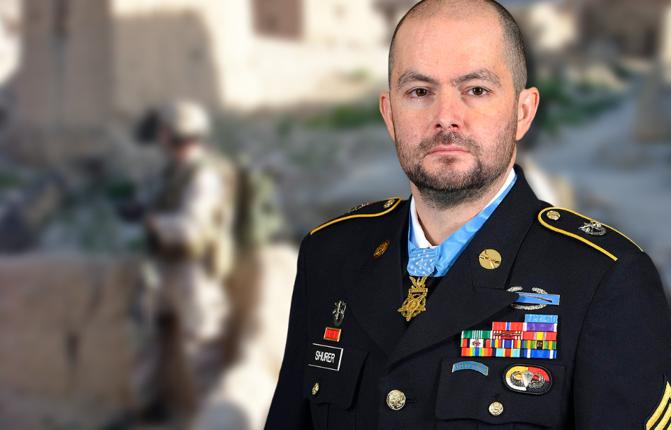 Army sergeant who saved 2 comrades to get Medal of Honor