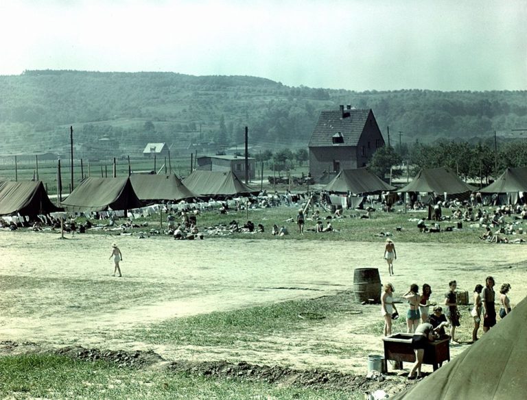 Rheinwiesenlager: The Notorious American Prison Camps That Held German ...