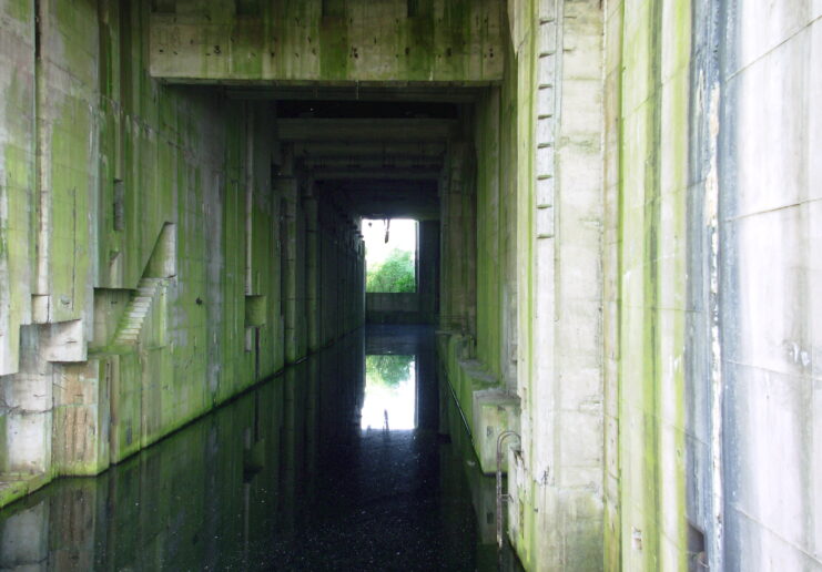 Innenansicht der U-Boot-Bucht im U-Boot-Bunker Valentin
