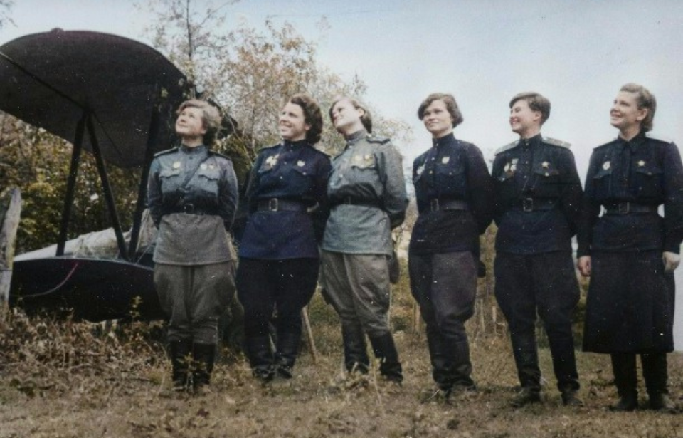 Photo Credit: Sergey G / Wikimedia Commons CC BY 2.0 (Colorized by Palette.fm)
