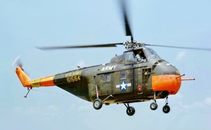 Sikorsky UH-19D Chicksaw in flight
